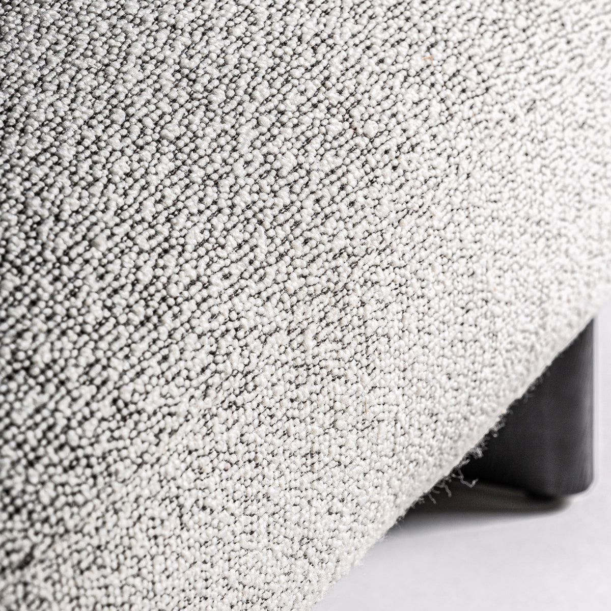 Pilkos spalvos sofa Nara 7 Pilkos spalvos sofa Nara 7