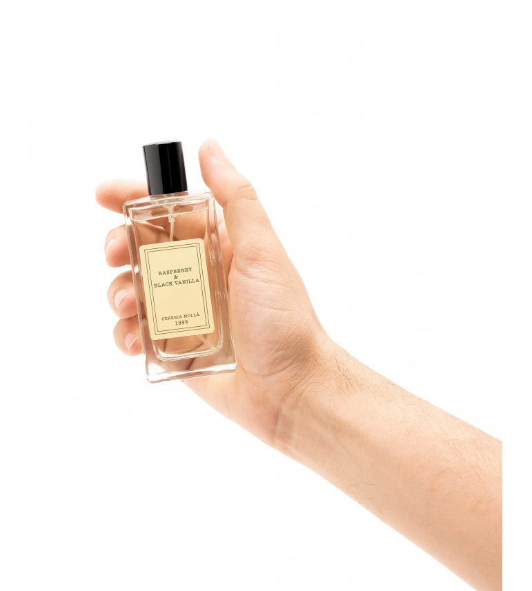 CERERIA MOLLA purškiklis ir kūno dulksna „Raspberry & Black Vanilla“ 100 ml. 4 CERERIA MOLLA purškiklis ir kūno dulksna „Raspberry & Black Vanilla“ 100 ml. 4