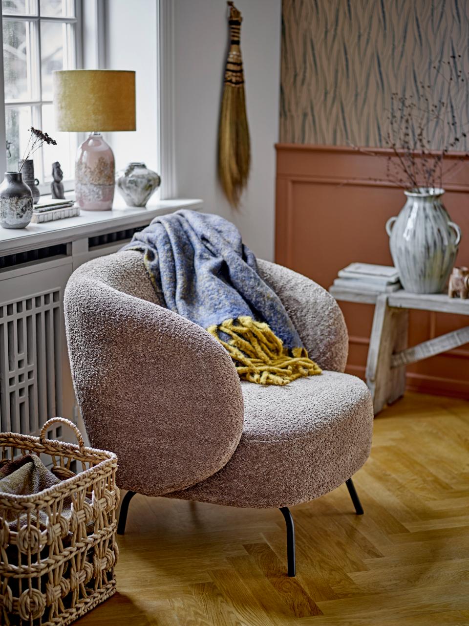 Bloomingville-sofa-fotelis-stilingas-patogus-skandinaviskas-rudas-svetaine-maison-home Bloomingville-sofa-fotelis-stilingas-patogus-skandinaviskas-rudas-svetaine-maison-home