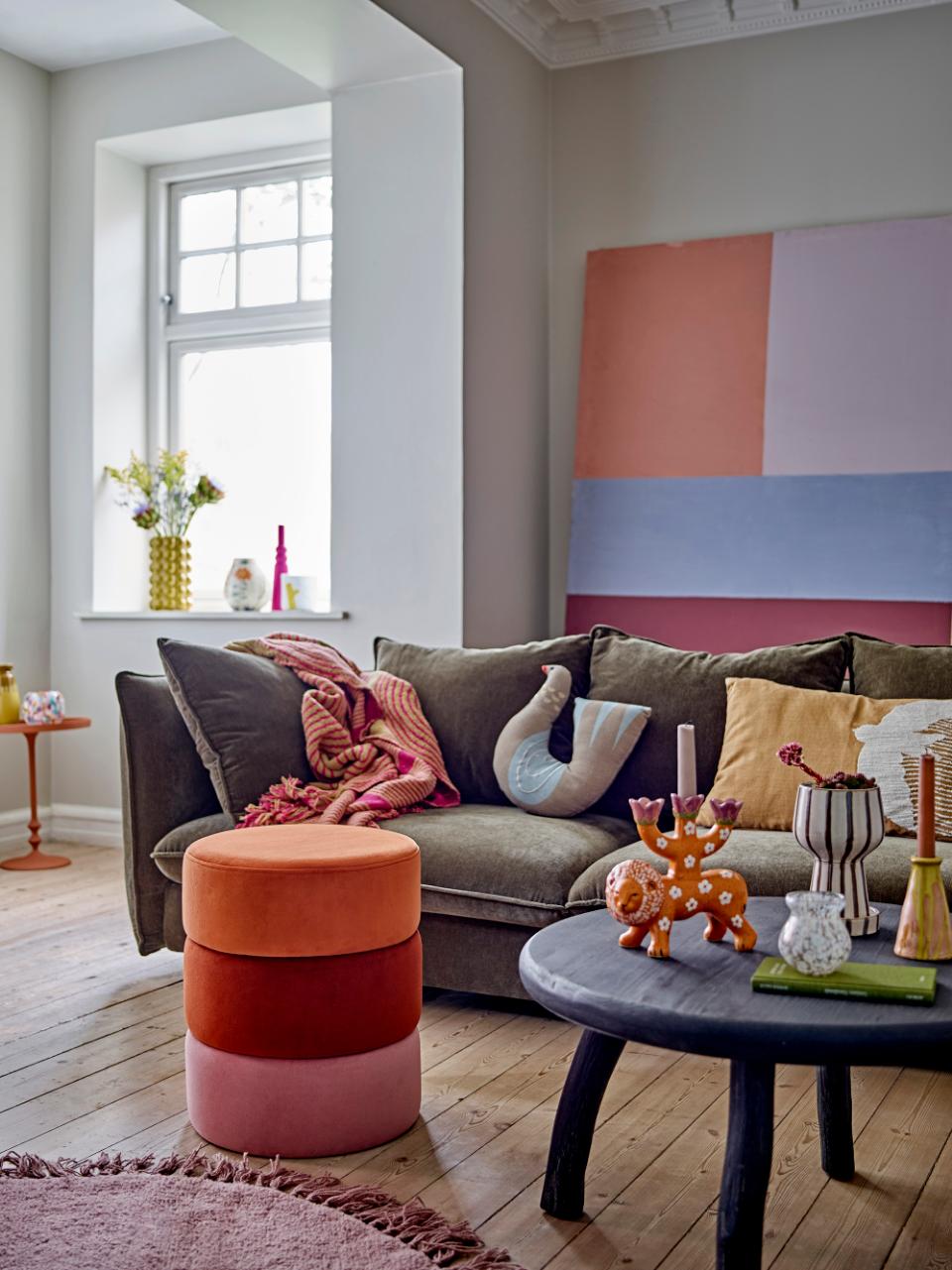 Tamsiai žalia sofa Austin 5 Tamsiai žalia sofa Austin 5