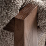 Šviesus fotelis Uznach