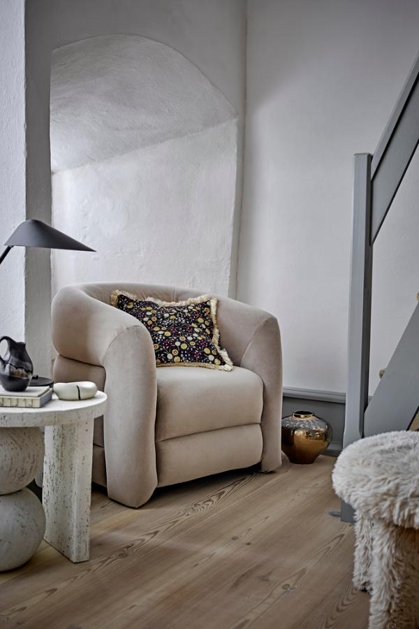 Šoninis staliukas Tally 3