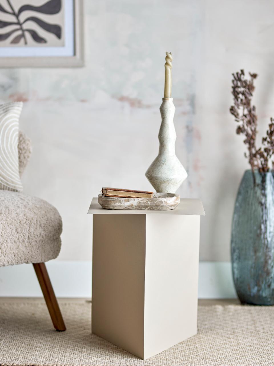 Šoninis staliukas Tasha4