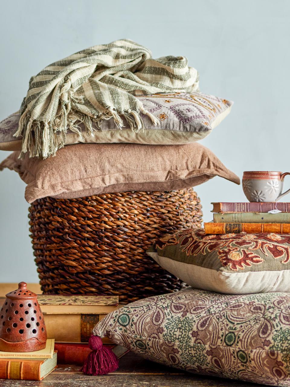 Pintas šoninis staliukas Tasse 5