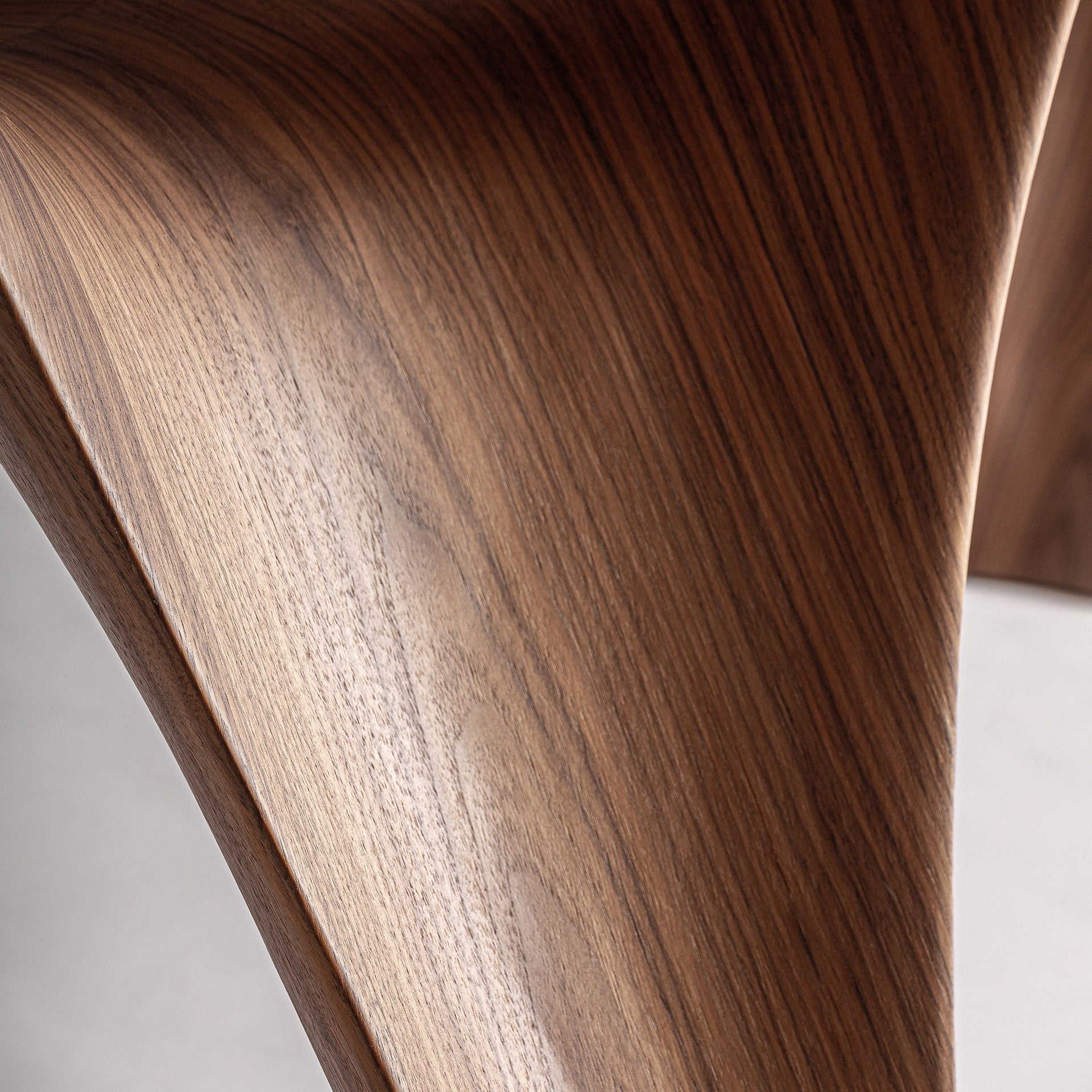 Riešuto fanieruotės pailgas valgomojo stalas Bilzen 3