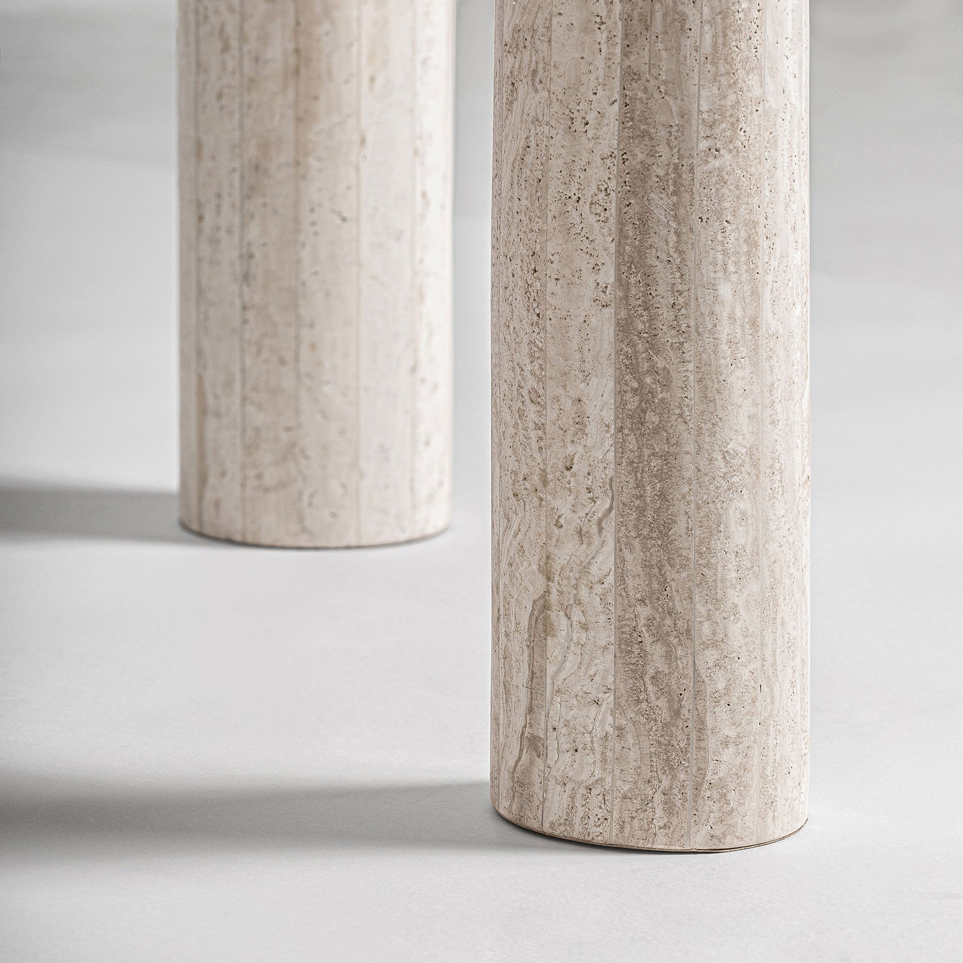 Ovalios formos valgomojo stalas Thiennes white 3