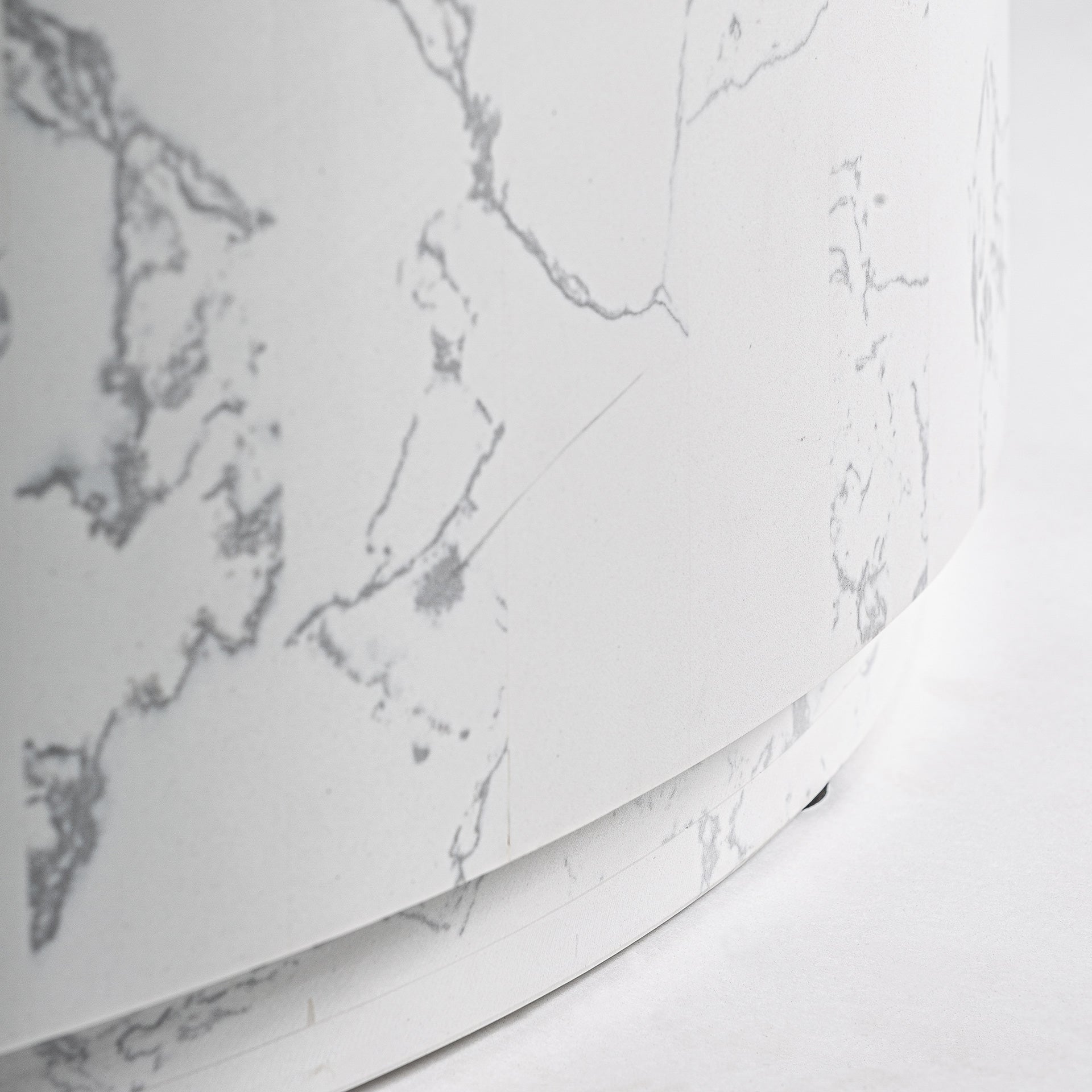 Baltas akmens masės kavos staliukas Vonnas 2