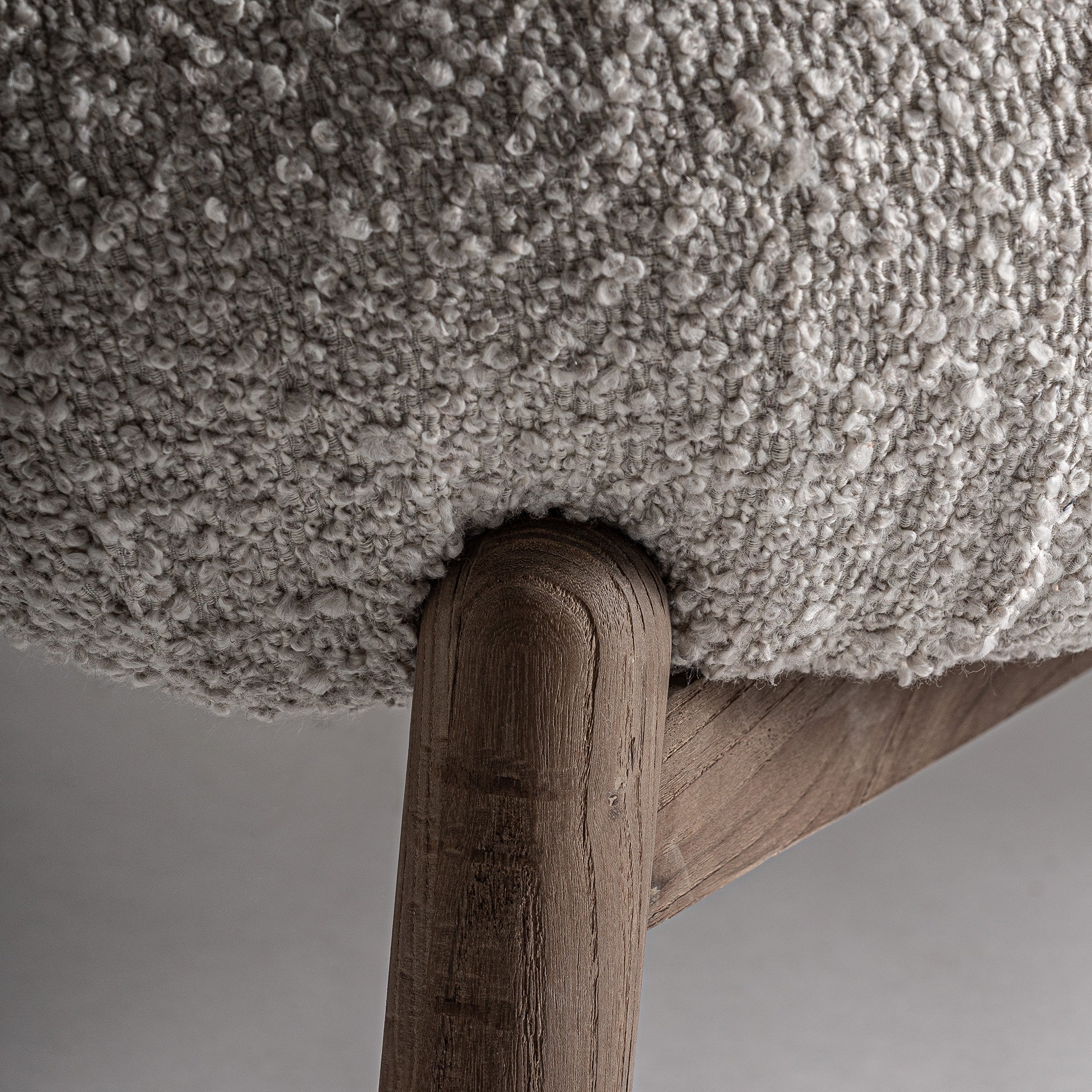Šviesios ąžuolo medienos ir smėlio spalvos modernaus dizaino sofa Jacquard 5